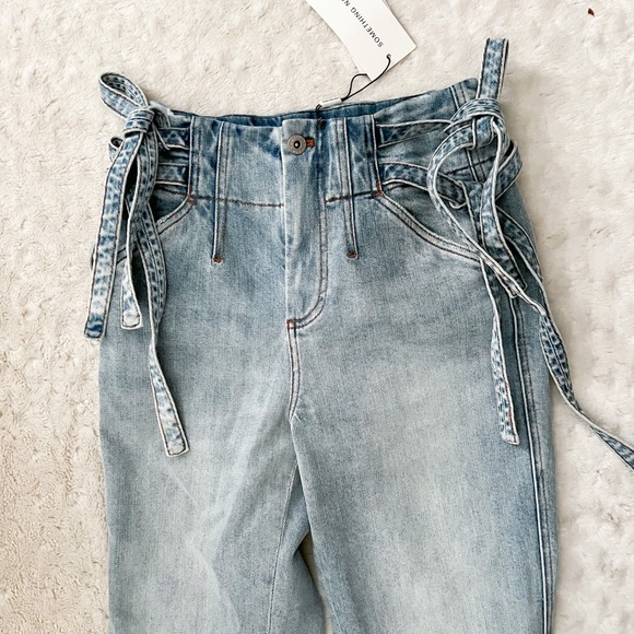 NWT- SOMETHING NAVY Sydney Side Tie Washed Indigo Jeans - Picture 7 of 15